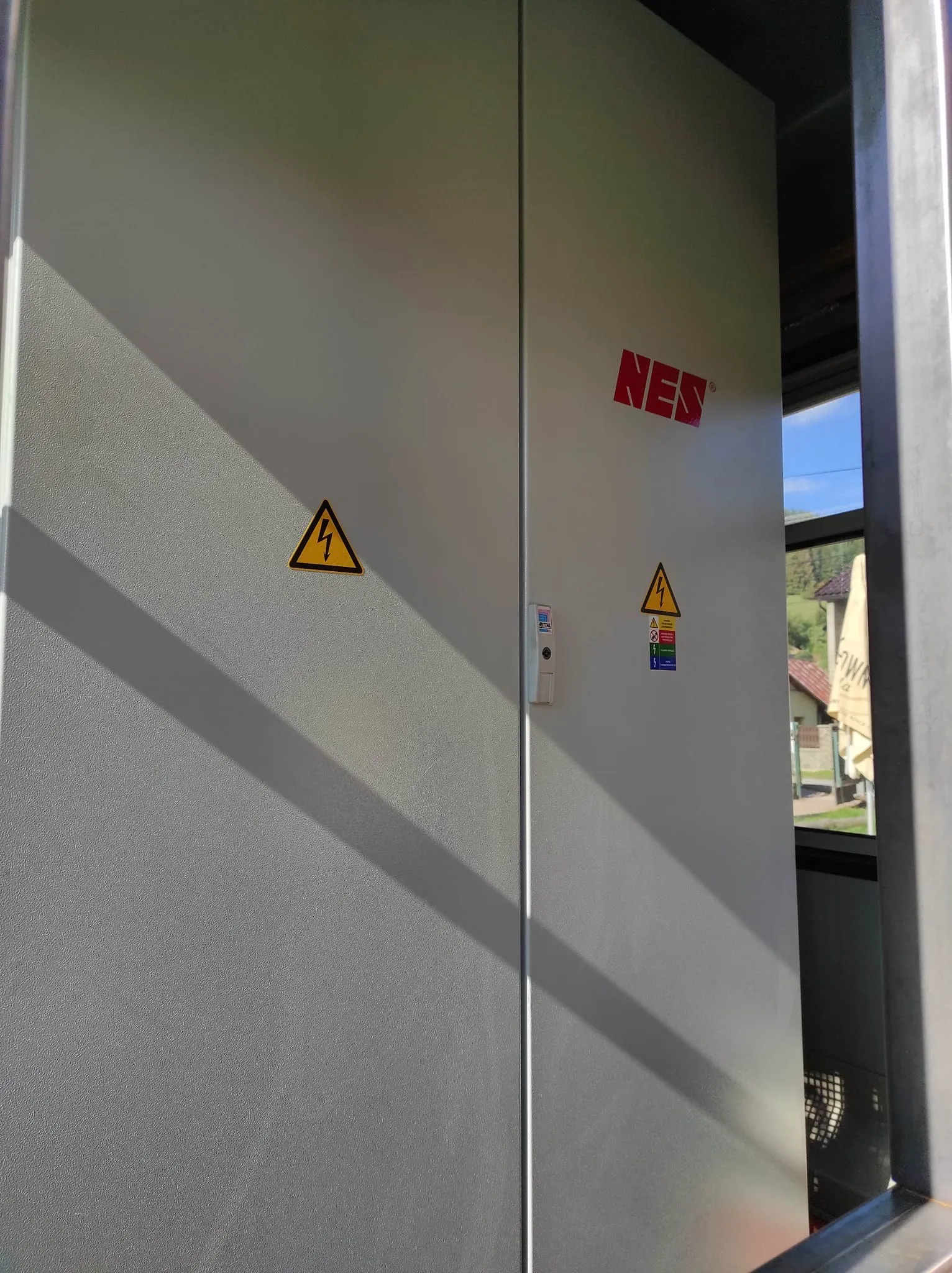 Švajčiarske električky jazdia bez troleja — 1